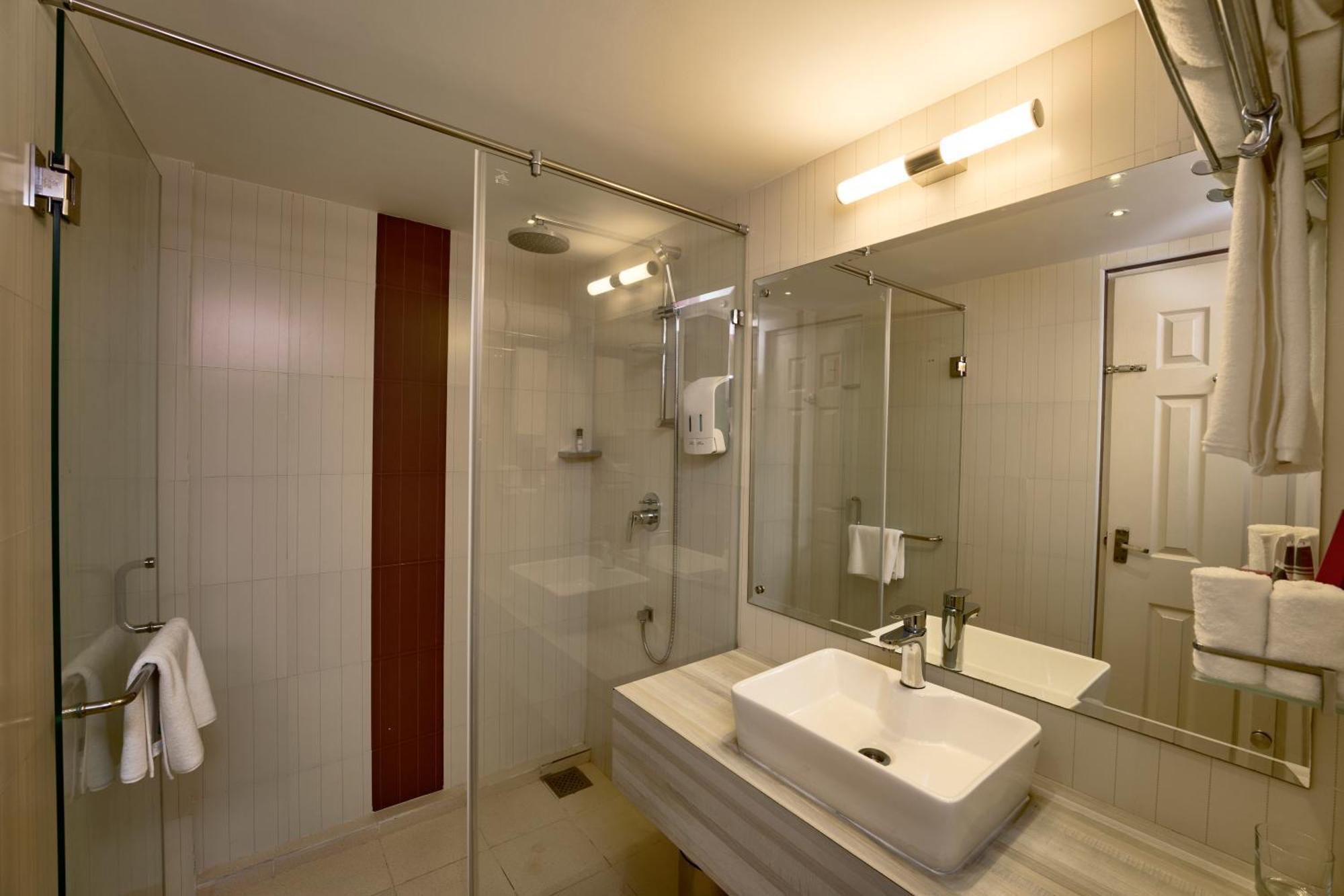 Noah Sky Suites Kochi Zewnętrze zdjęcie